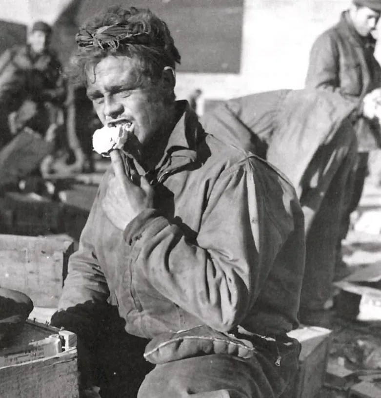 Hogans 400 · SOY 26 décembre 1944
