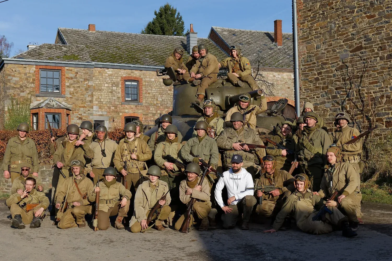 Historiens et archives au service du documentaire They Were 400