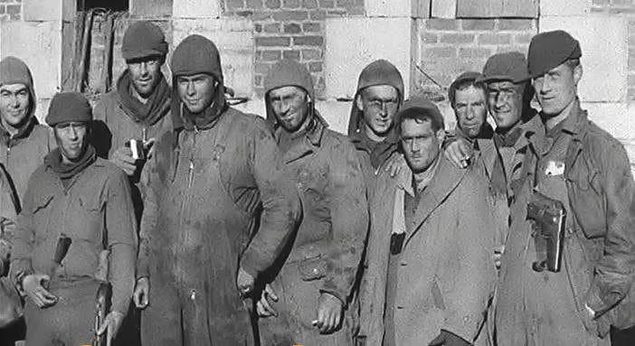 Hogans 400 · SOY 26 décembre 1944